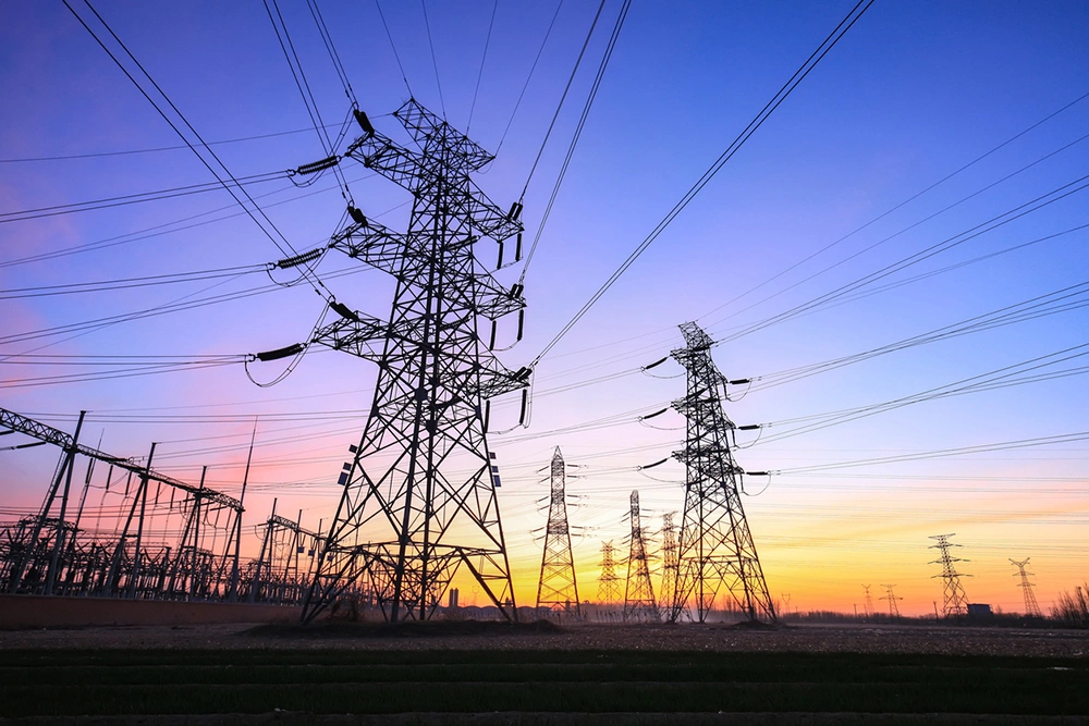 Taxe de rețea crescute: se va scumpi din nou electricitatea în curând?